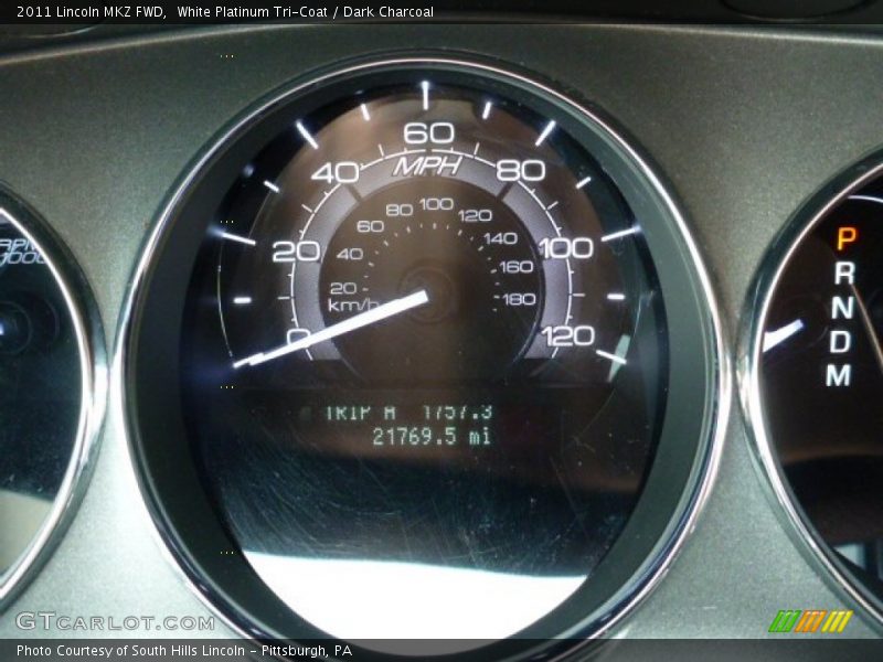 White Platinum Tri-Coat / Dark Charcoal 2011 Lincoln MKZ FWD