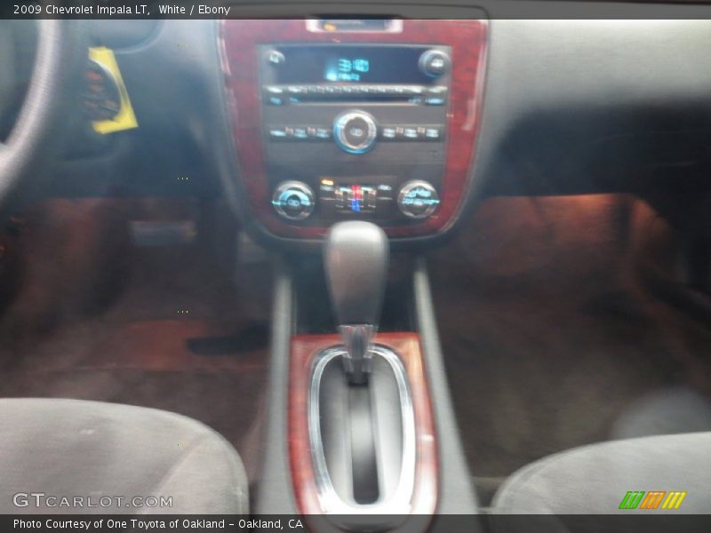 White / Ebony 2009 Chevrolet Impala LT