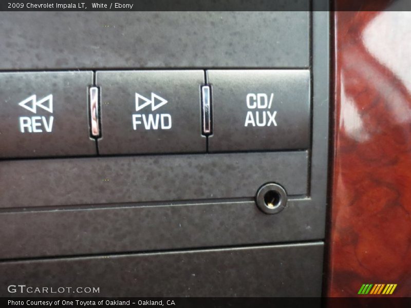 White / Ebony 2009 Chevrolet Impala LT