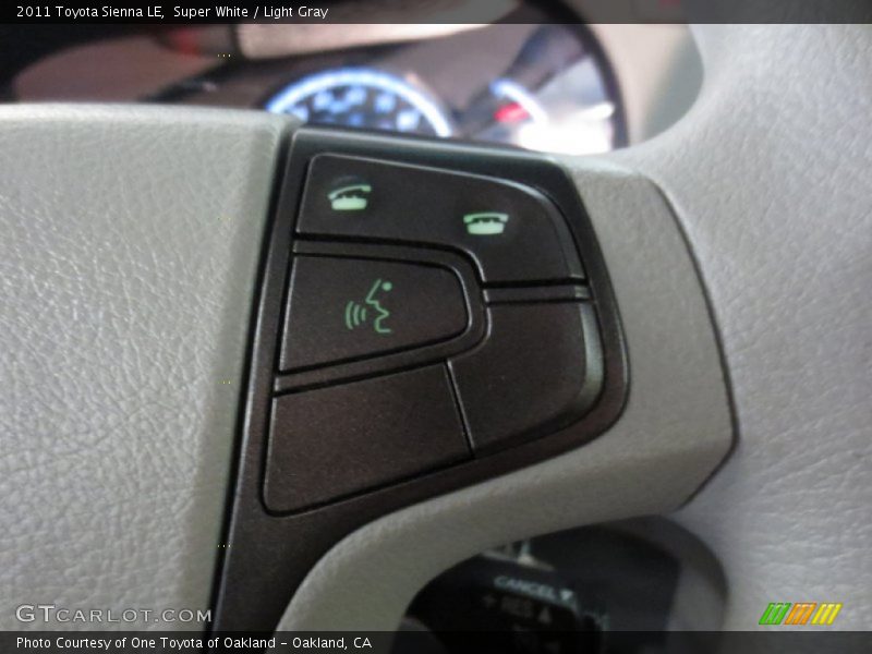 Super White / Light Gray 2011 Toyota Sienna LE