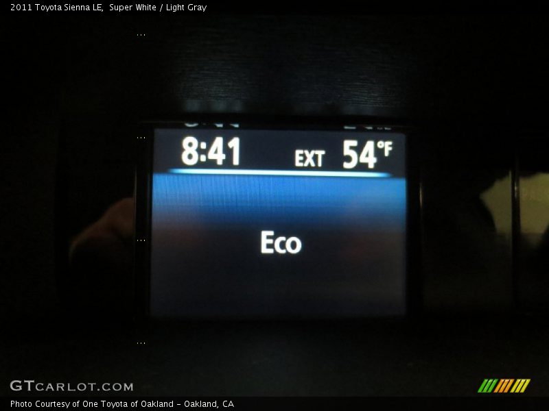 Super White / Light Gray 2011 Toyota Sienna LE