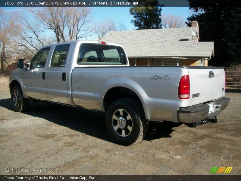 Silver Metallic / Medium Flint 2005 Ford F250 Super Duty XL Crew Cab 4x4