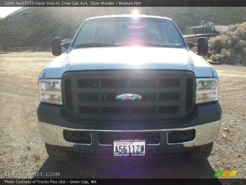 Silver Metallic / Medium Flint 2005 Ford F250 Super Duty XL Crew Cab 4x4