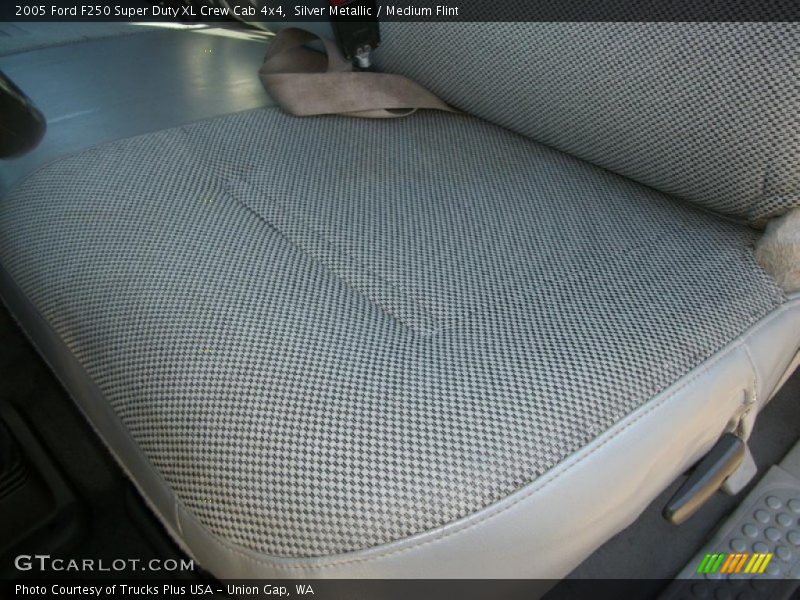 Silver Metallic / Medium Flint 2005 Ford F250 Super Duty XL Crew Cab 4x4