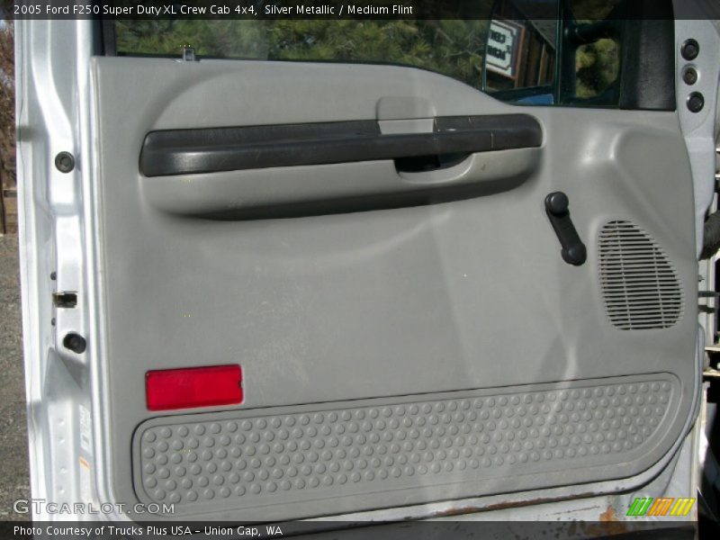 Silver Metallic / Medium Flint 2005 Ford F250 Super Duty XL Crew Cab 4x4