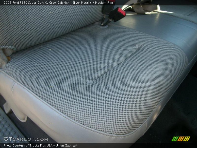 Silver Metallic / Medium Flint 2005 Ford F250 Super Duty XL Crew Cab 4x4