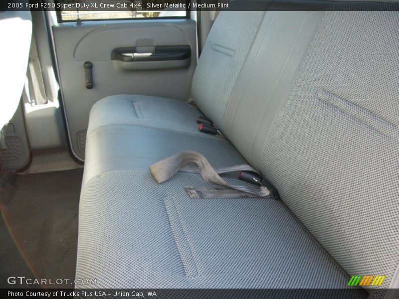 Silver Metallic / Medium Flint 2005 Ford F250 Super Duty XL Crew Cab 4x4