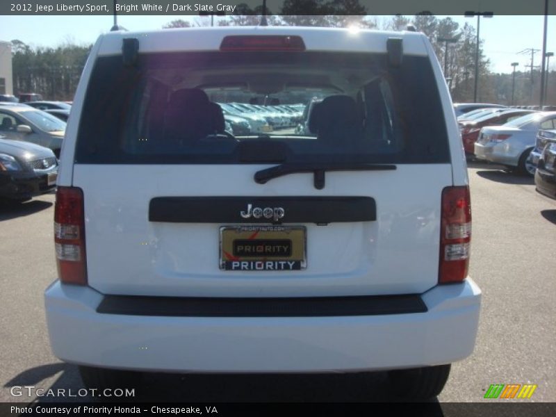 Bright White / Dark Slate Gray 2012 Jeep Liberty Sport