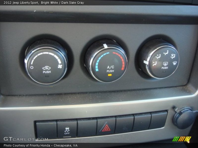 Bright White / Dark Slate Gray 2012 Jeep Liberty Sport