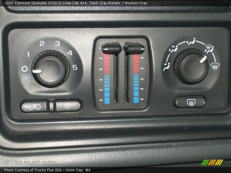 Controls of 2005 Silverado 1500 LS Crew Cab 4x4