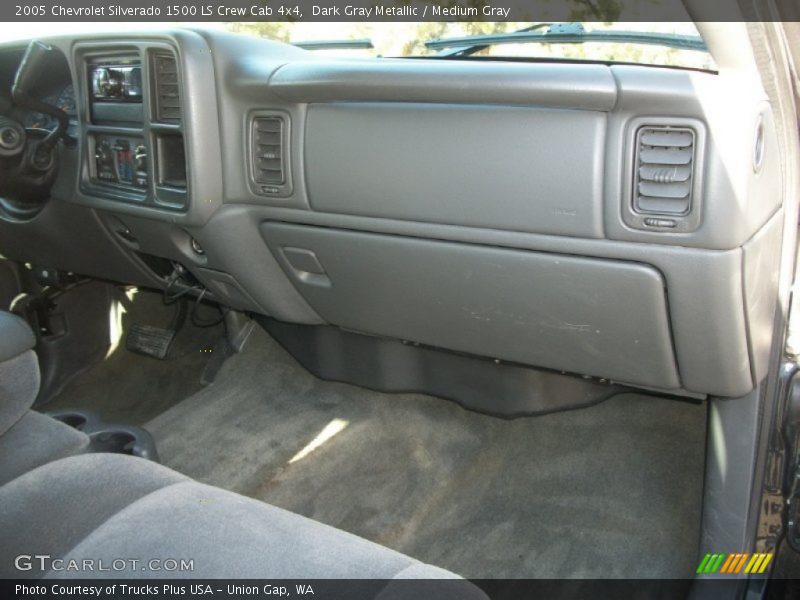 Dark Gray Metallic / Medium Gray 2005 Chevrolet Silverado 1500 LS Crew Cab 4x4