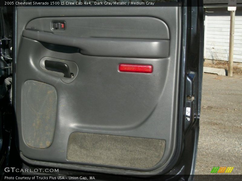 Dark Gray Metallic / Medium Gray 2005 Chevrolet Silverado 1500 LS Crew Cab 4x4