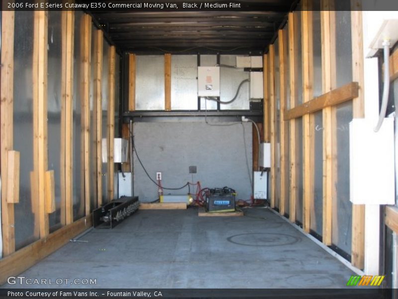 Black / Medium Flint 2006 Ford E Series Cutaway E350 Commercial Moving Van