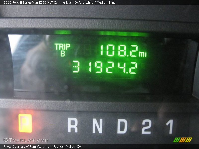 Oxford White / Medium Flint 2010 Ford E Series Van E250 XLT Commericial