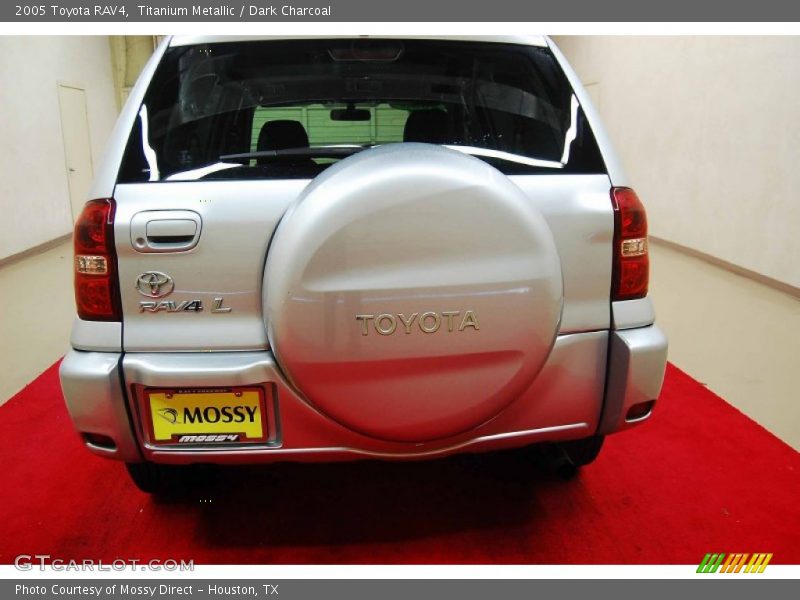 Titanium Metallic / Dark Charcoal 2005 Toyota RAV4