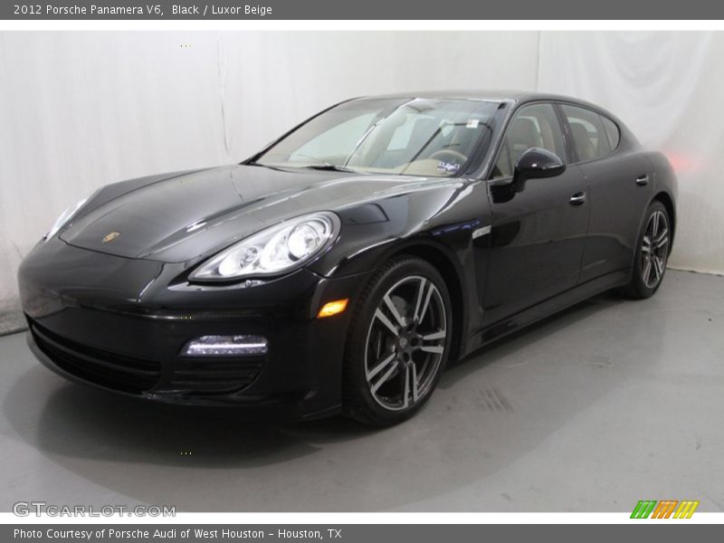 Front 3/4 View of 2012 Panamera V6