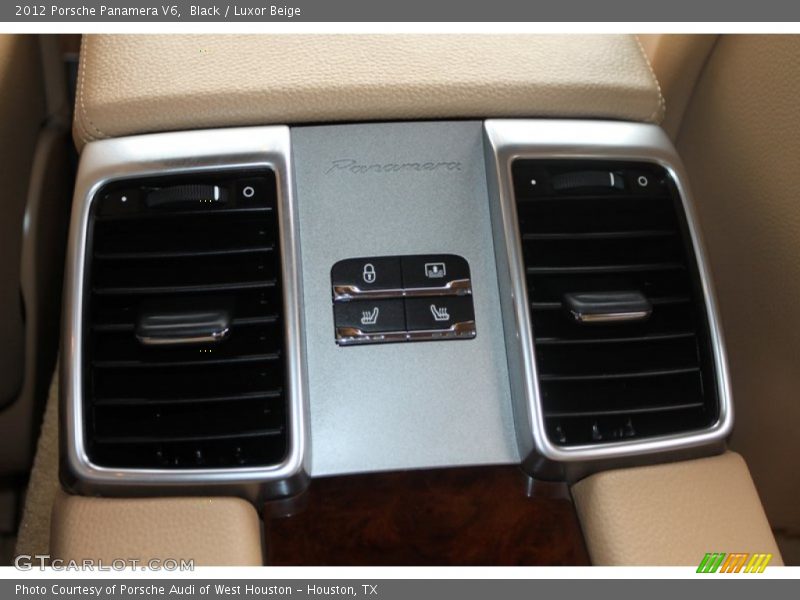 Controls of 2012 Panamera V6