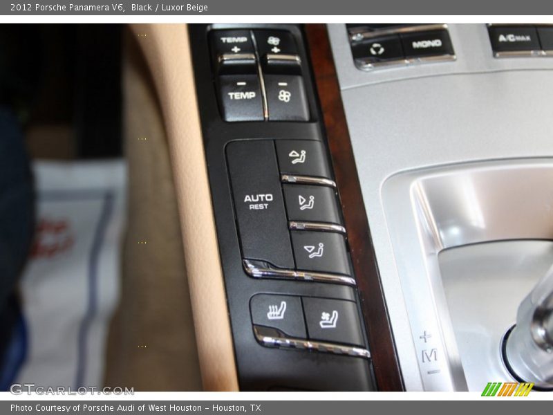 Controls of 2012 Panamera V6