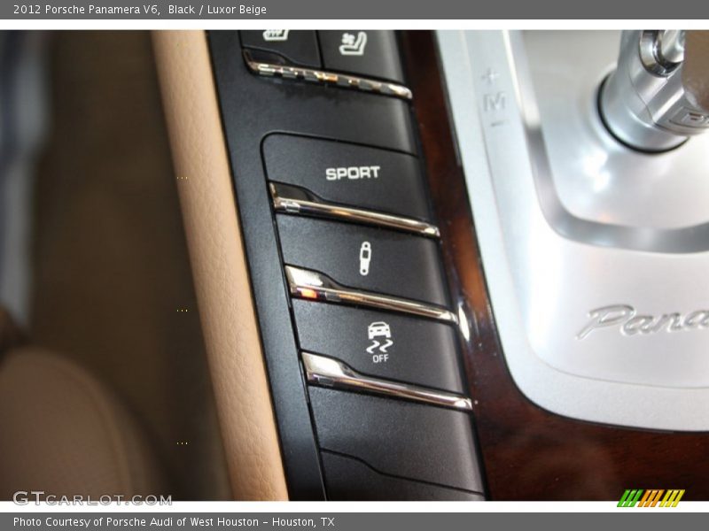 Controls of 2012 Panamera V6