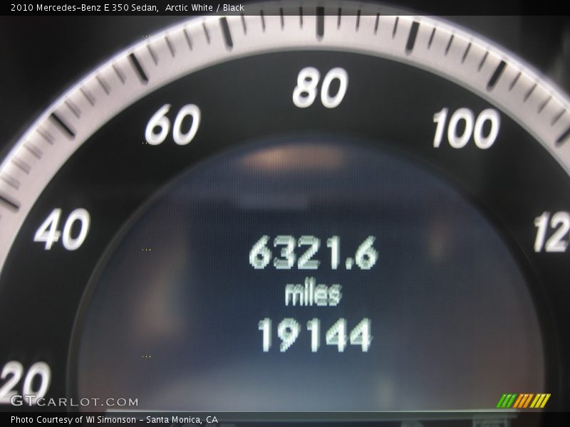 Arctic White / Black 2010 Mercedes-Benz E 350 Sedan