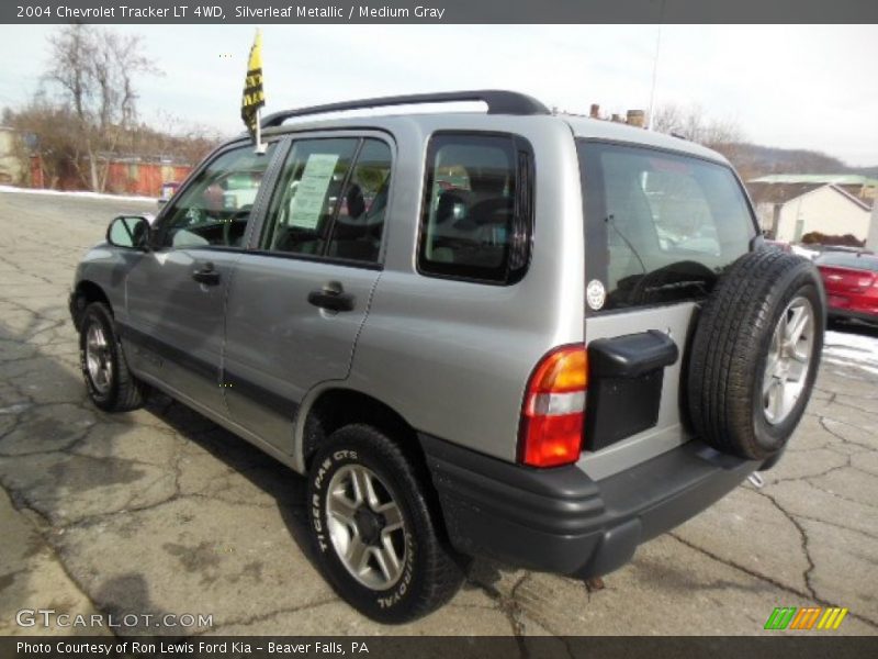 Silverleaf Metallic / Medium Gray 2004 Chevrolet Tracker LT 4WD