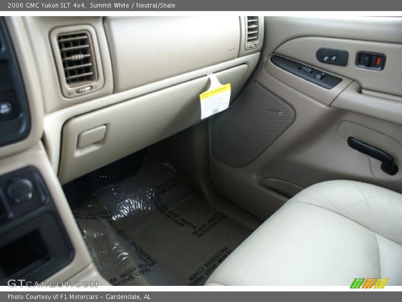 Summit White / Neutral/Shale 2006 GMC Yukon SLT 4x4