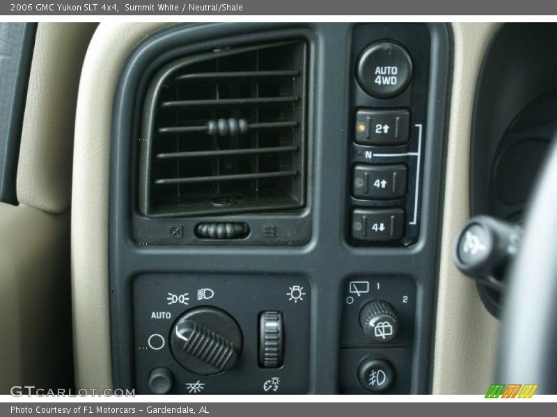 Controls of 2006 Yukon SLT 4x4
