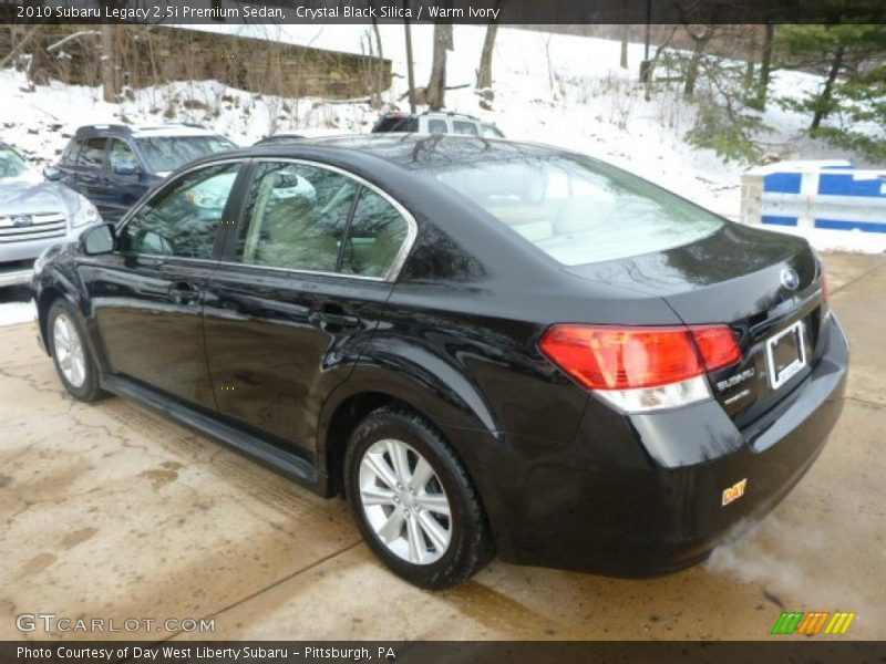 Crystal Black Silica / Warm Ivory 2010 Subaru Legacy 2.5i Premium Sedan