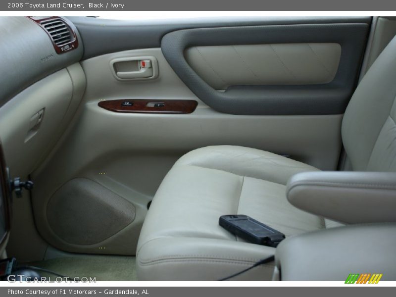 Black / Ivory 2006 Toyota Land Cruiser