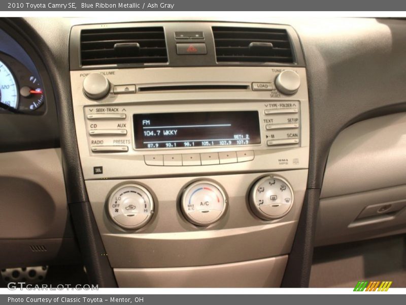 Controls of 2010 Camry SE