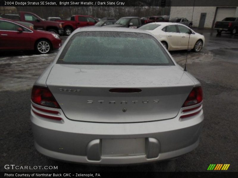 Bright Silver Metallic / Dark Slate Gray 2004 Dodge Stratus SE Sedan