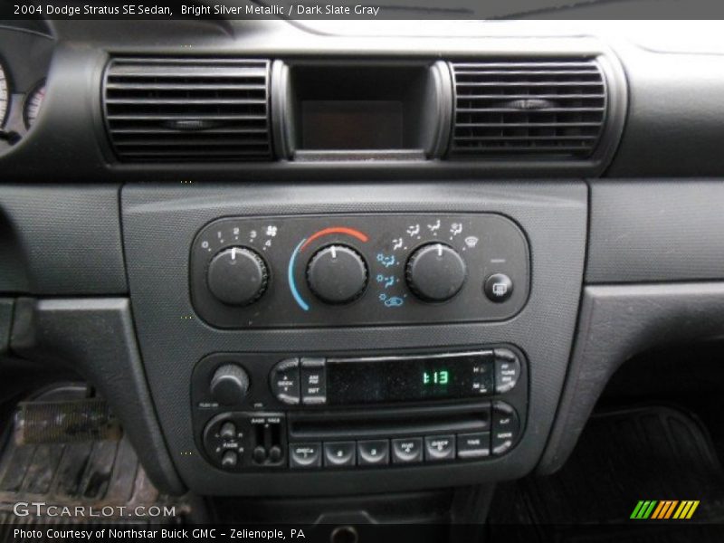 Bright Silver Metallic / Dark Slate Gray 2004 Dodge Stratus SE Sedan