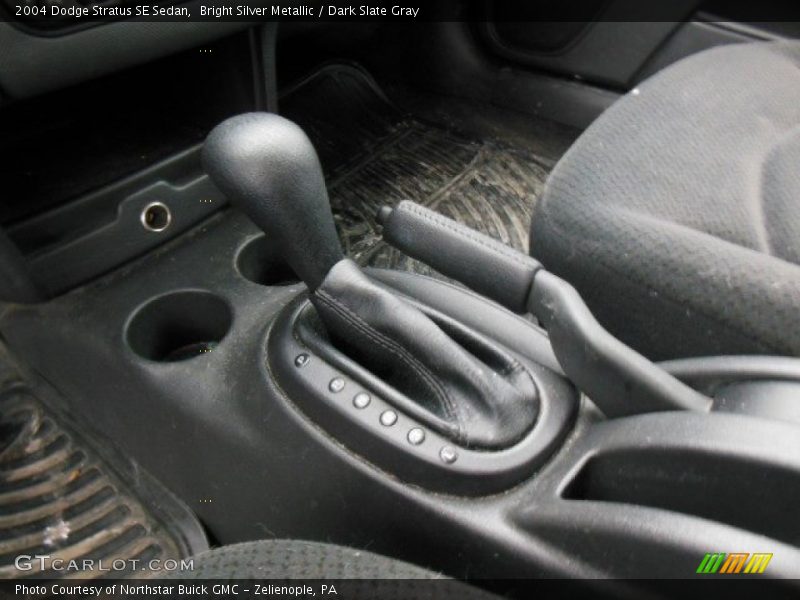 Bright Silver Metallic / Dark Slate Gray 2004 Dodge Stratus SE Sedan