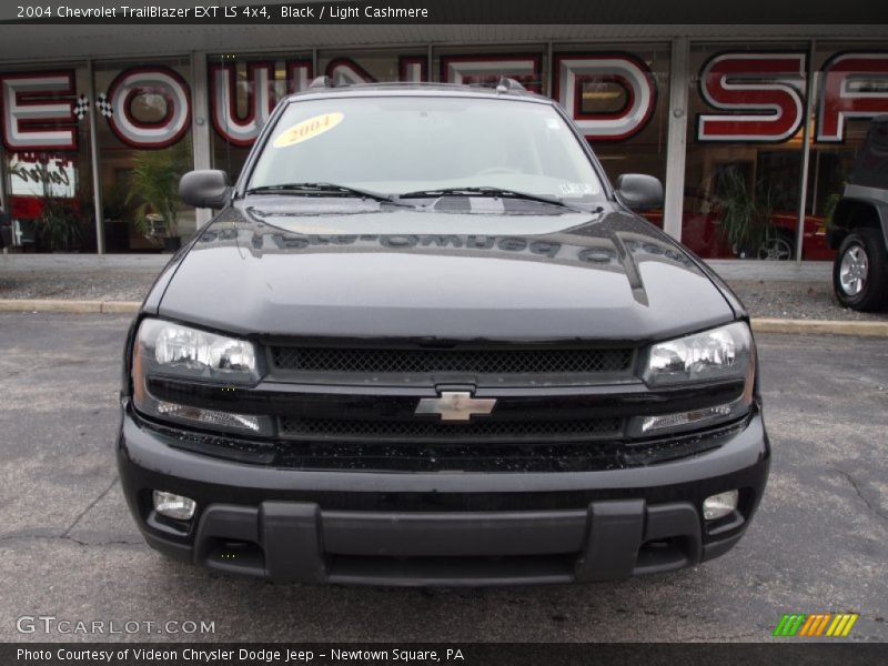 Black / Light Cashmere 2004 Chevrolet TrailBlazer EXT LS 4x4