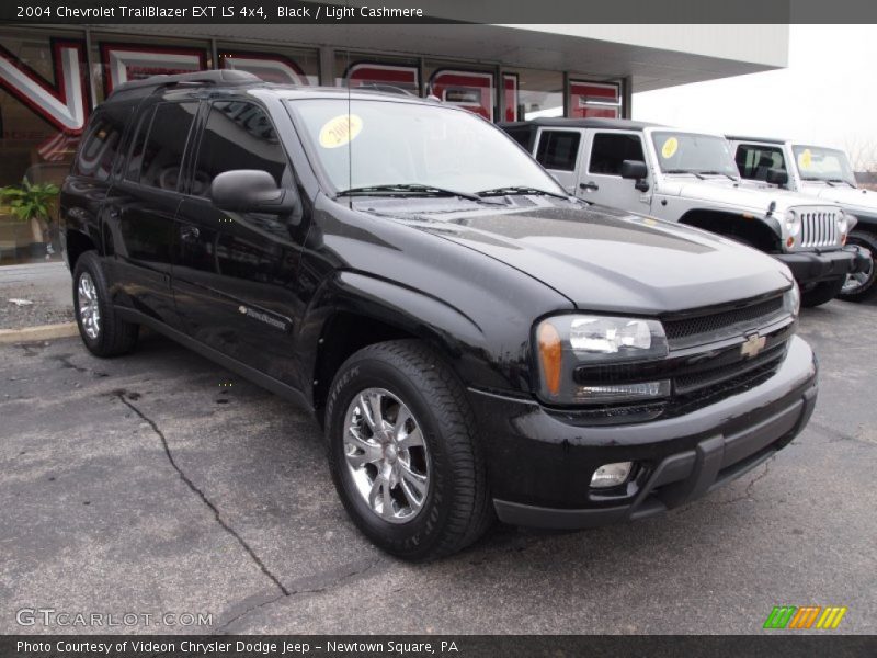 Black / Light Cashmere 2004 Chevrolet TrailBlazer EXT LS 4x4