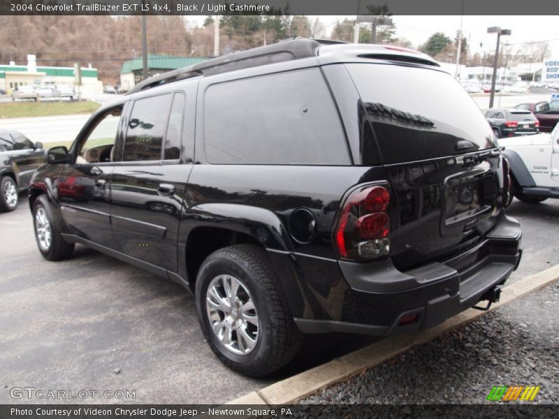 Black / Light Cashmere 2004 Chevrolet TrailBlazer EXT LS 4x4