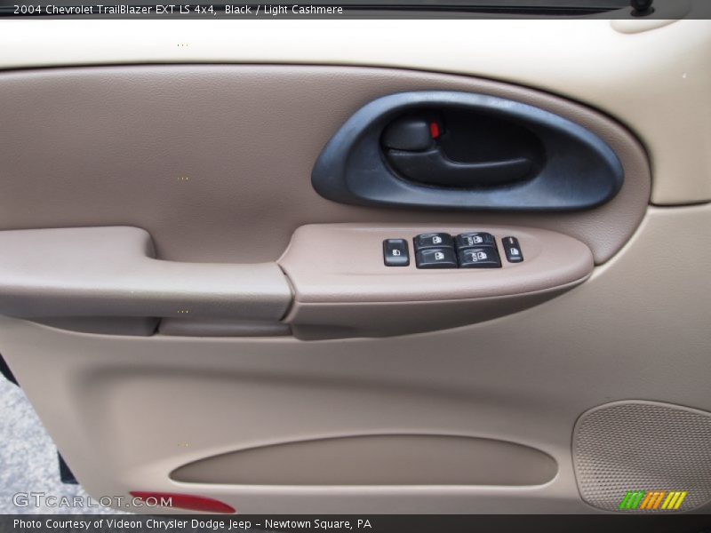 Black / Light Cashmere 2004 Chevrolet TrailBlazer EXT LS 4x4