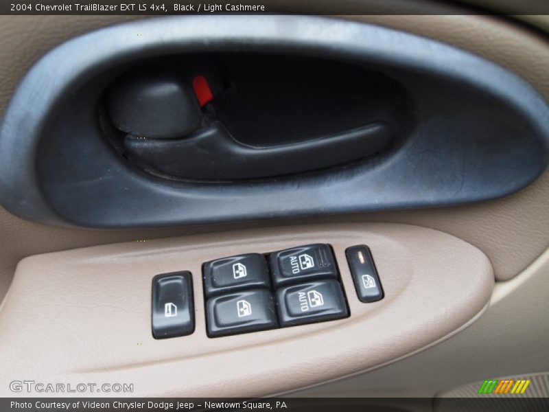 Black / Light Cashmere 2004 Chevrolet TrailBlazer EXT LS 4x4