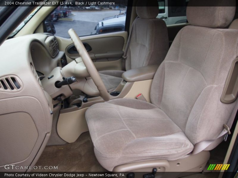 Front Seat of 2004 TrailBlazer EXT LS 4x4