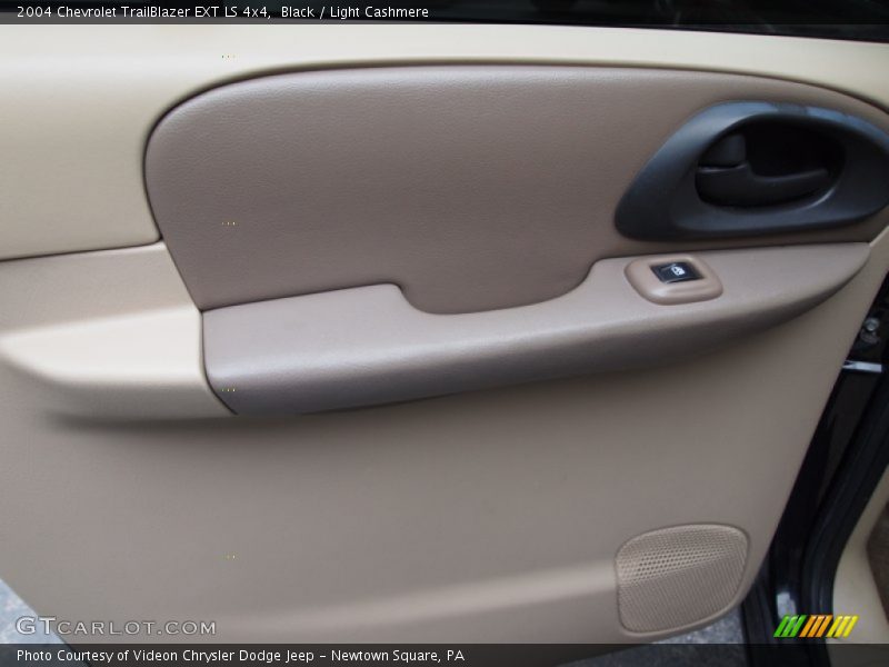 Black / Light Cashmere 2004 Chevrolet TrailBlazer EXT LS 4x4