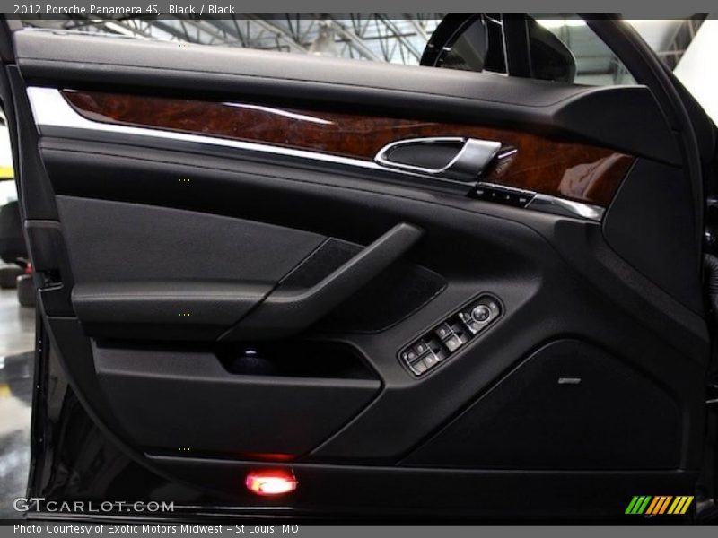 Door Panel of 2012 Panamera 4S