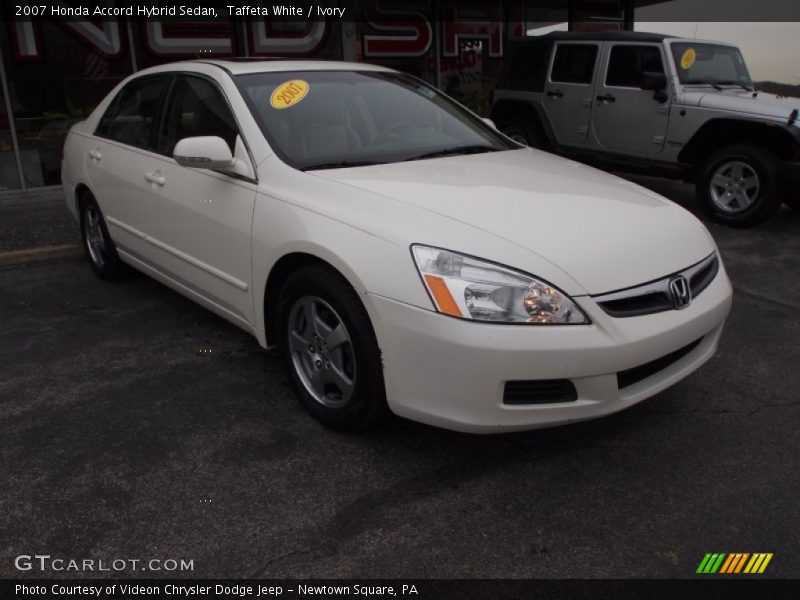 Front 3/4 View of 2007 Accord Hybrid Sedan