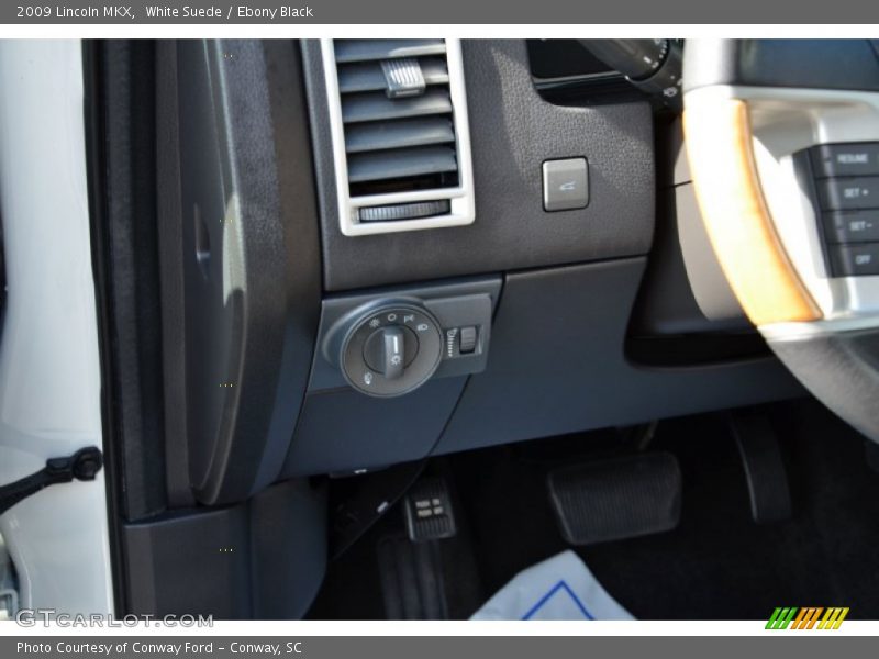 White Suede / Ebony Black 2009 Lincoln MKX