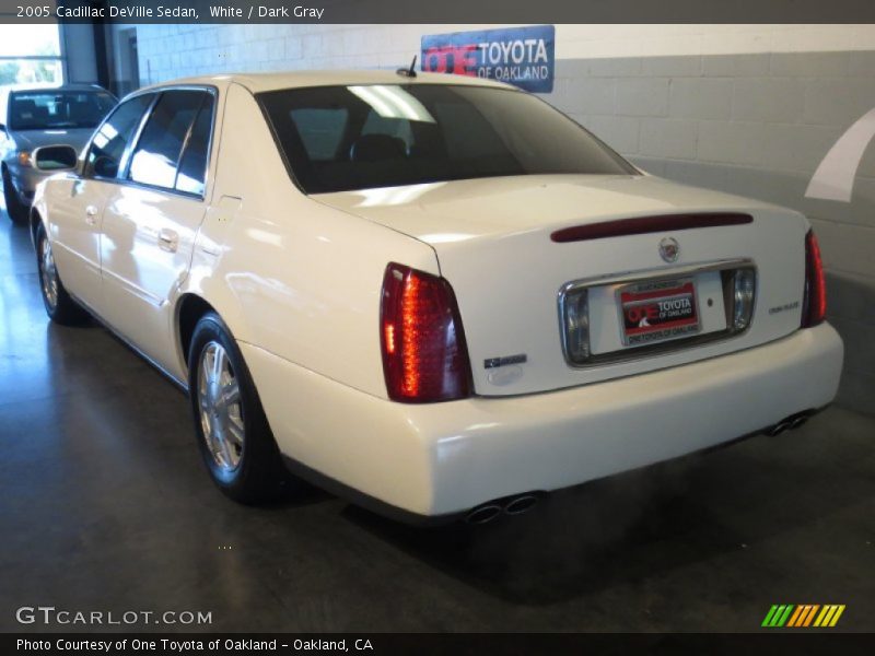 White / Dark Gray 2005 Cadillac DeVille Sedan