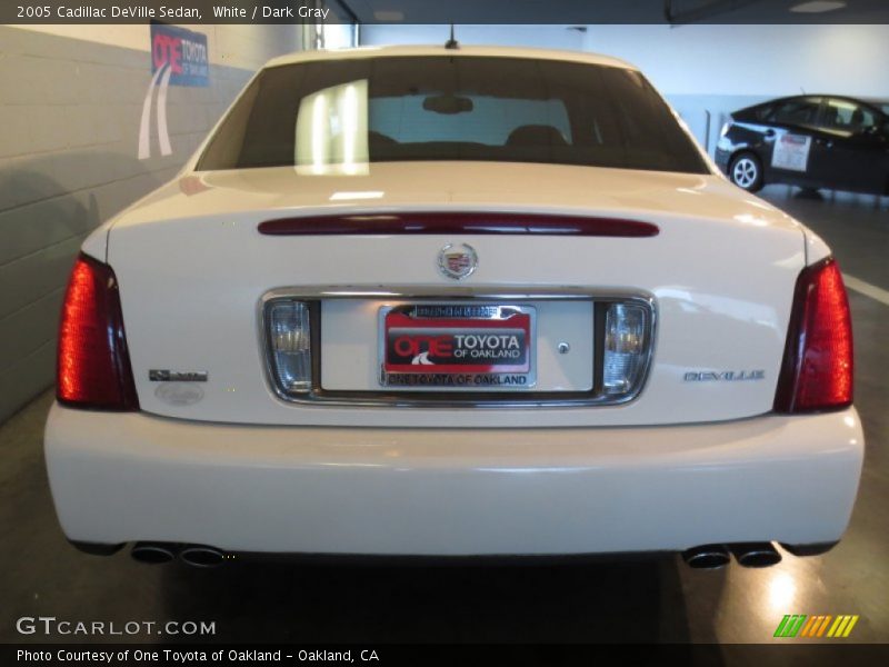 White / Dark Gray 2005 Cadillac DeVille Sedan