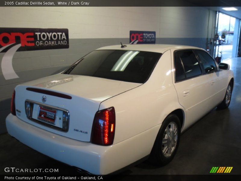 White / Dark Gray 2005 Cadillac DeVille Sedan