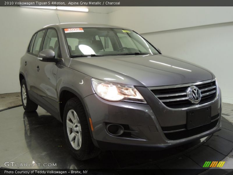 Alpine Grey Metallic / Charcoal 2010 Volkswagen Tiguan S 4Motion