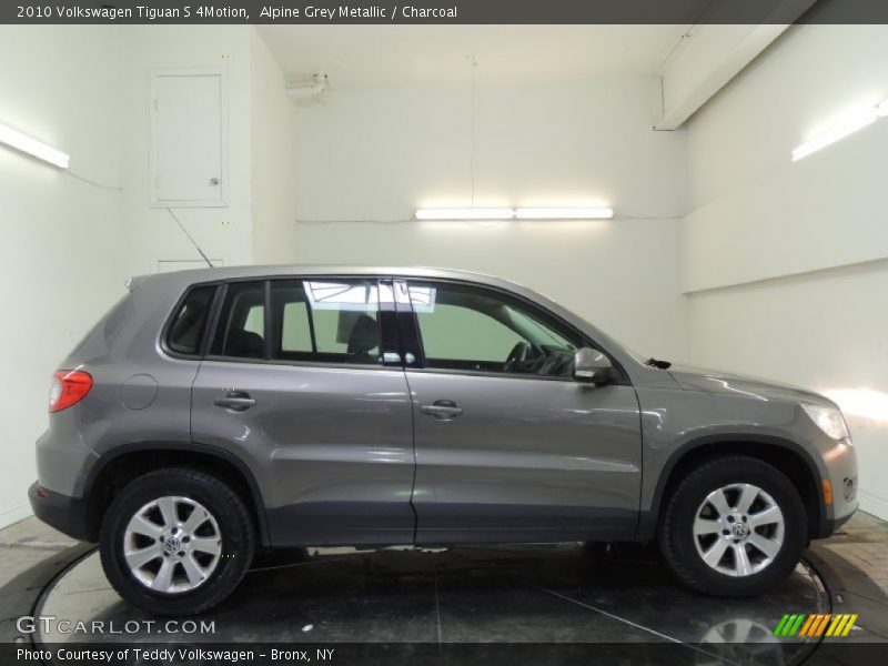 Alpine Grey Metallic / Charcoal 2010 Volkswagen Tiguan S 4Motion