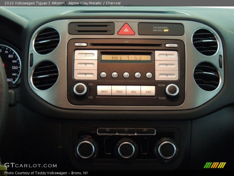 Alpine Grey Metallic / Charcoal 2010 Volkswagen Tiguan S 4Motion