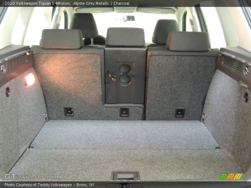 Alpine Grey Metallic / Charcoal 2010 Volkswagen Tiguan S 4Motion